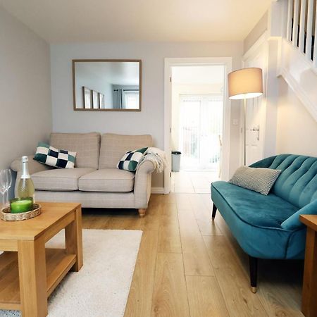 Relaxing 2-Bed Coastal Escape In Port Talbotアパートメント エクステリア 写真